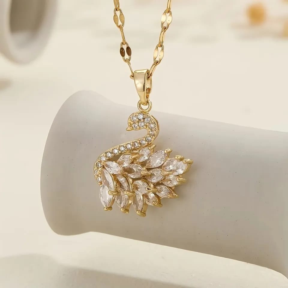 Elegant Necklace With Rotating Ring Set – Stylish Floral Design Jewelry Set for Women - Golden