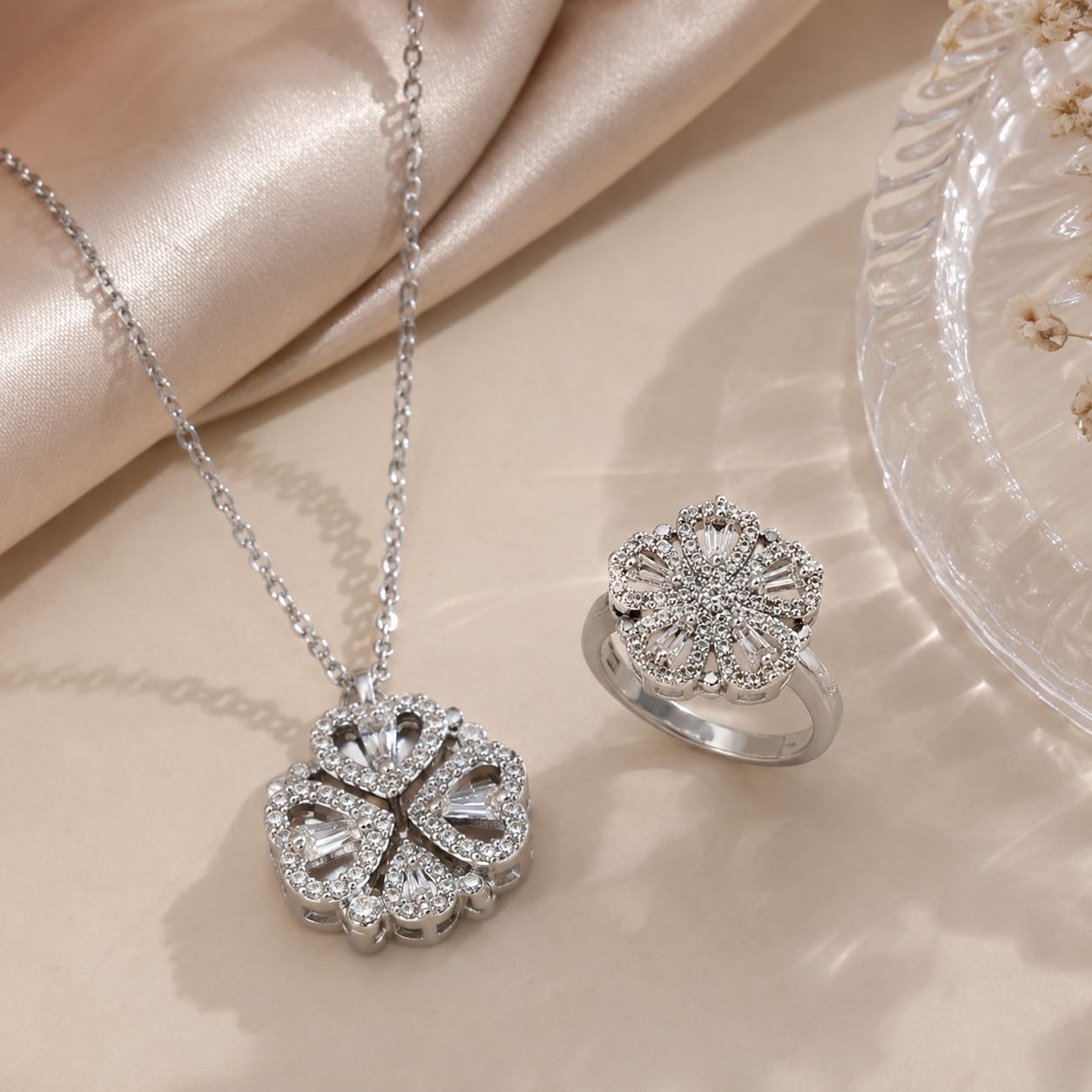 Elegant Necklace With Rotating Ring Set – Stylish Floral Design Jewelry Set for Women - Golden